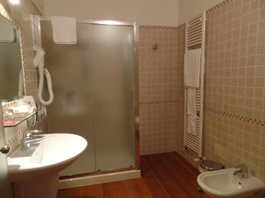 Double Room,1742915969:JPEG